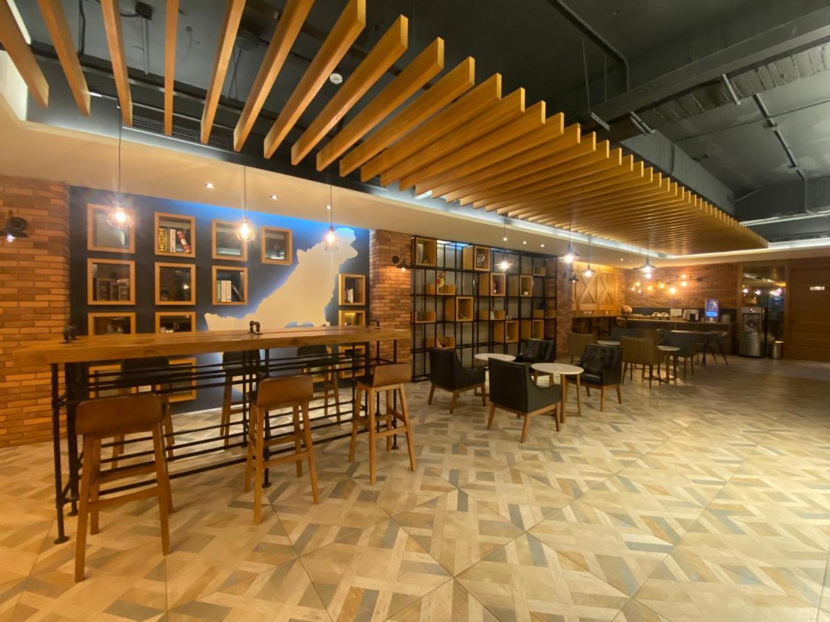 Hua Xiang Hotel -Zouying Kaohsiung Dış mekan fotoğraf