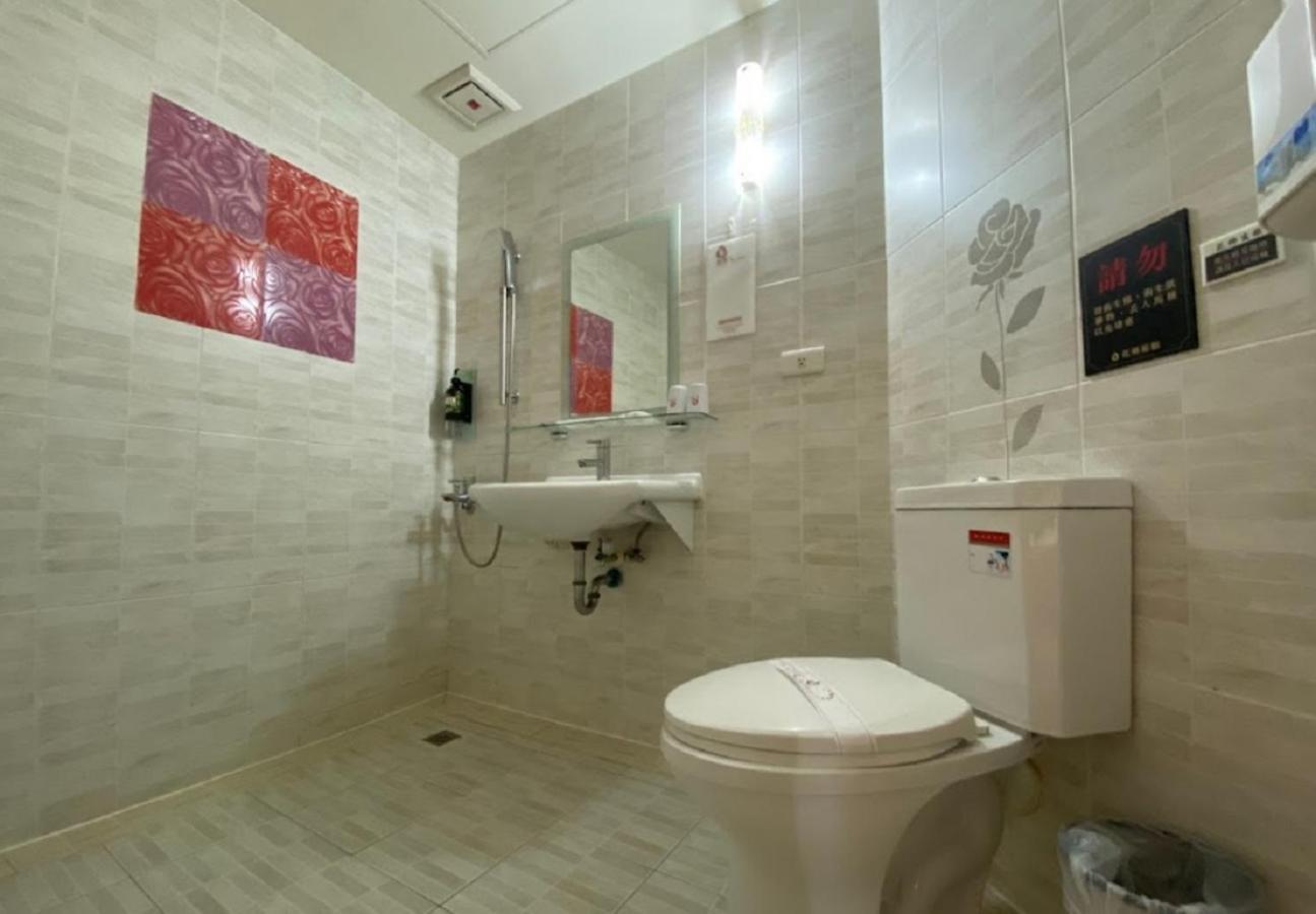 Hua Xiang Hotel -Zouying Kaohsiung Dış mekan fotoğraf