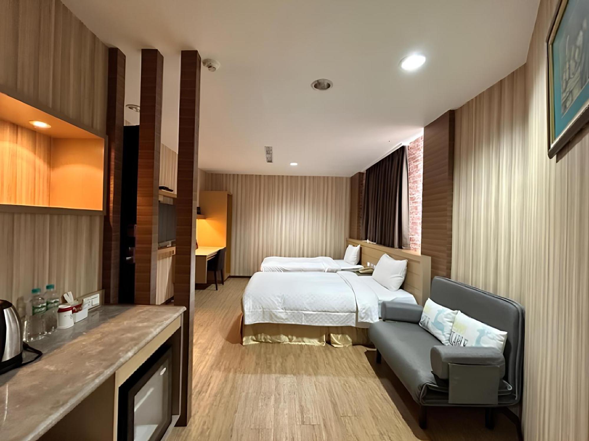 Hua Xiang Hotel -Zouying Kaohsiung Dış mekan fotoğraf