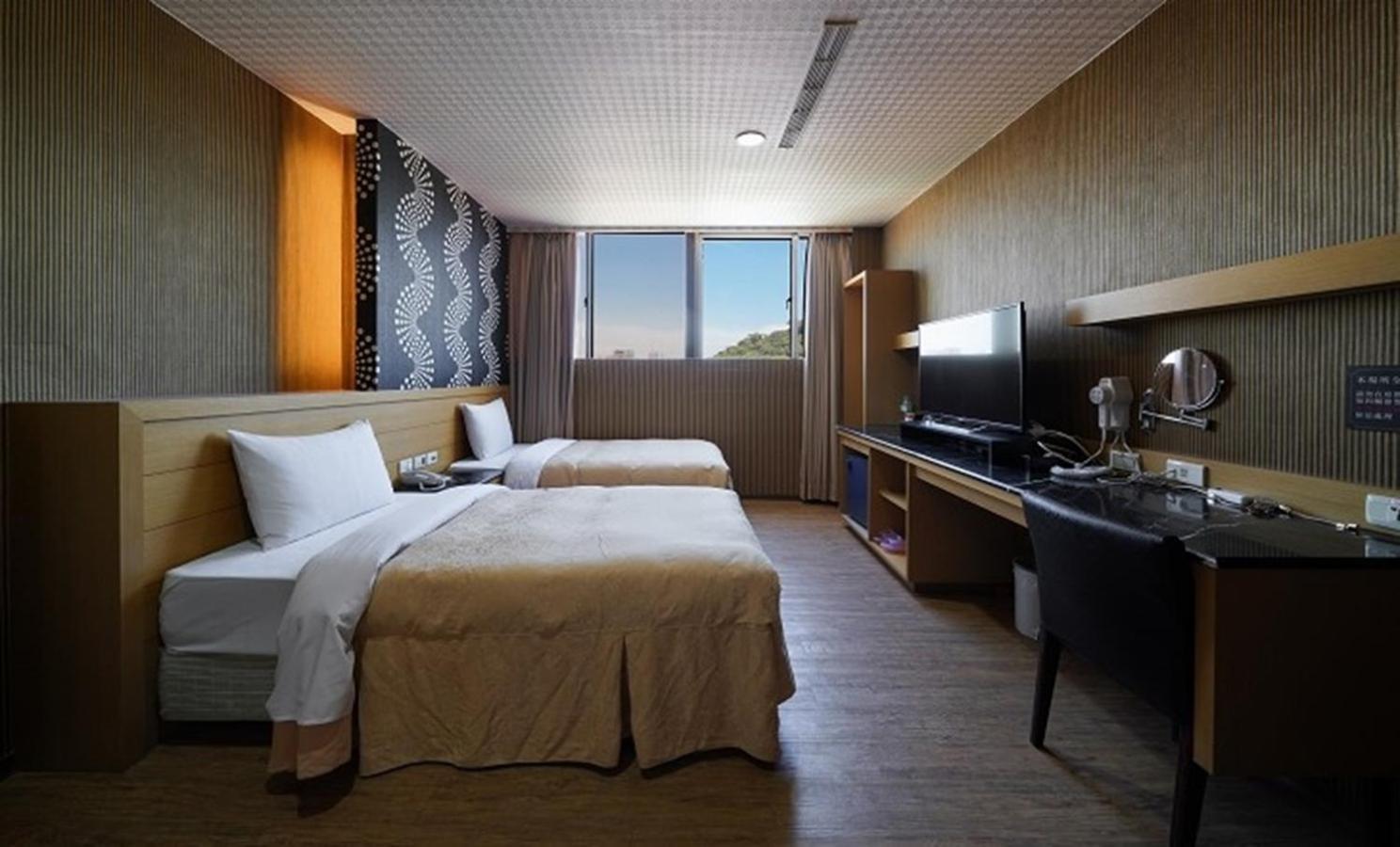 Hua Xiang Hotel -Zouying Kaohsiung Dış mekan fotoğraf