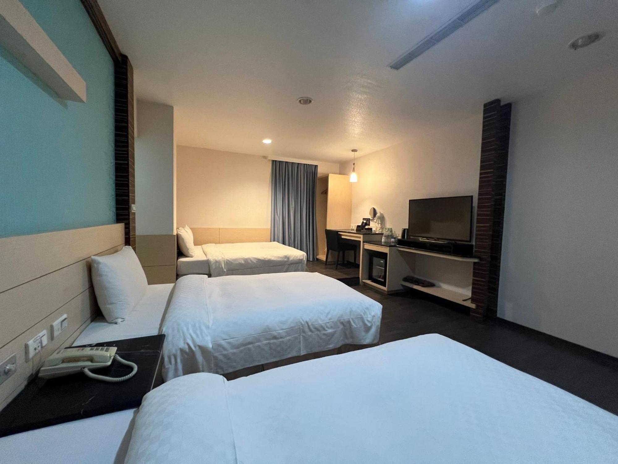 Hua Xiang Hotel -Zouying Kaohsiung Dış mekan fotoğraf