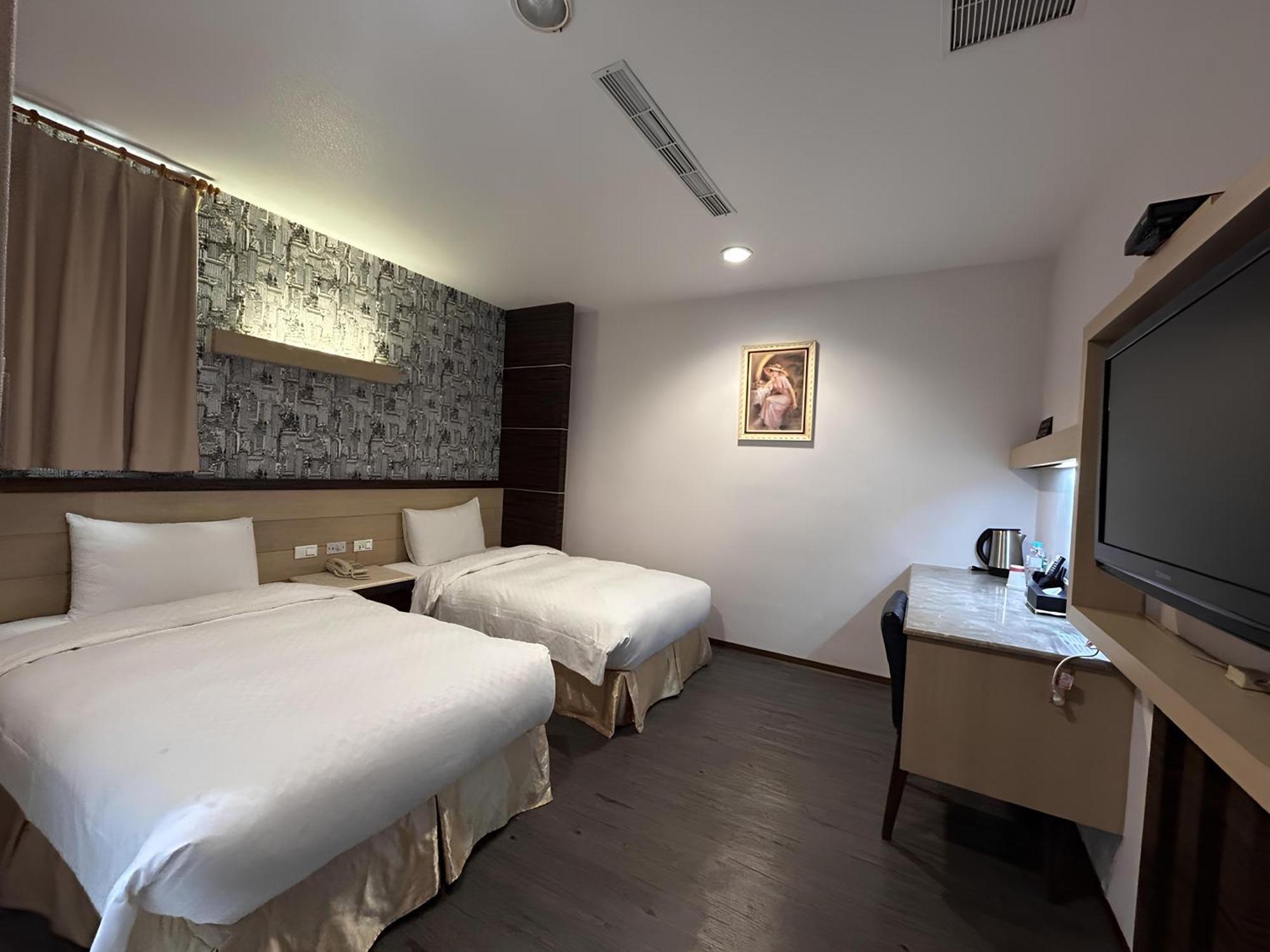 Hua Xiang Hotel -Zouying Kaohsiung Dış mekan fotoğraf