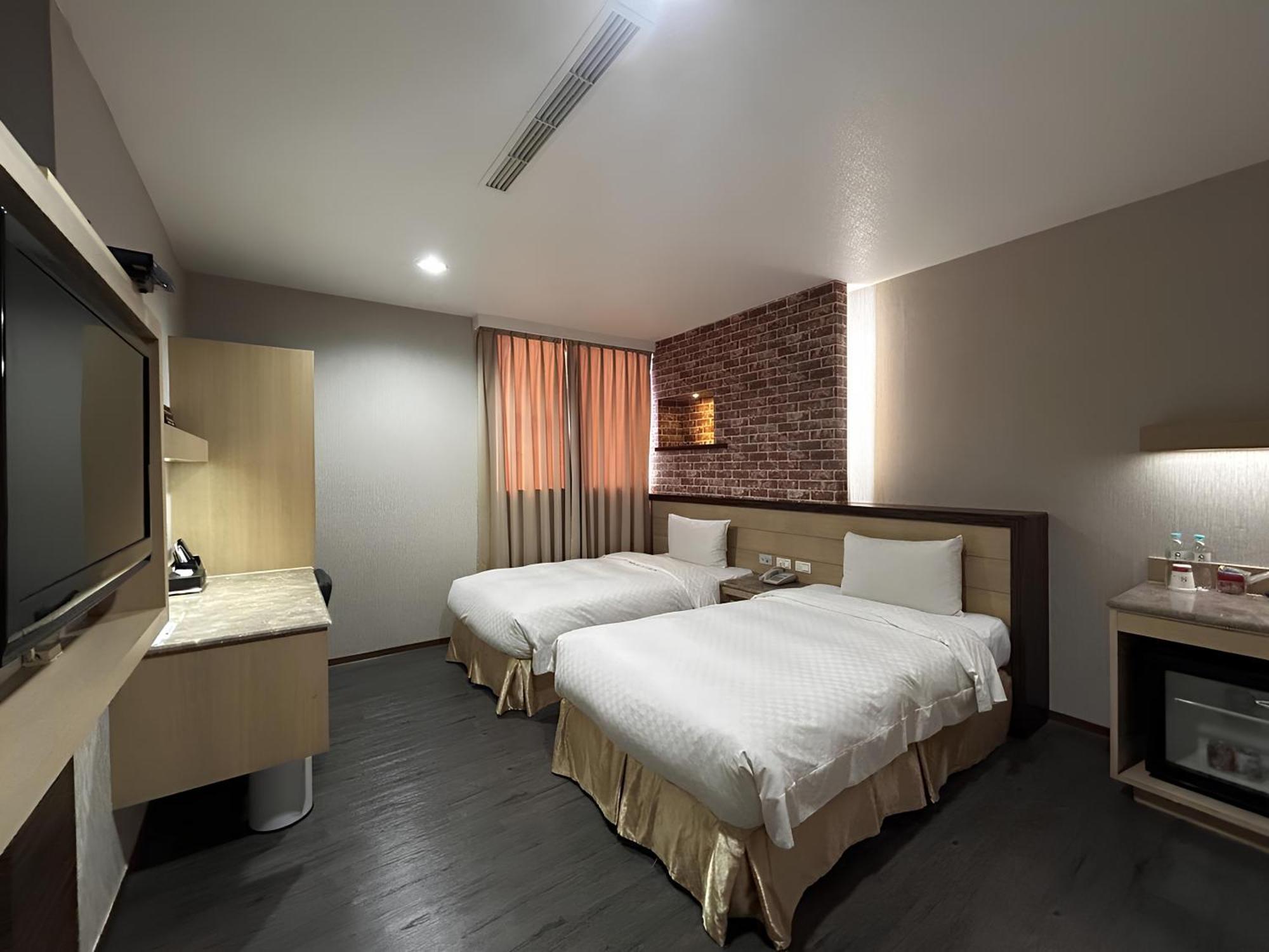 Hua Xiang Hotel -Zouying Kaohsiung Dış mekan fotoğraf