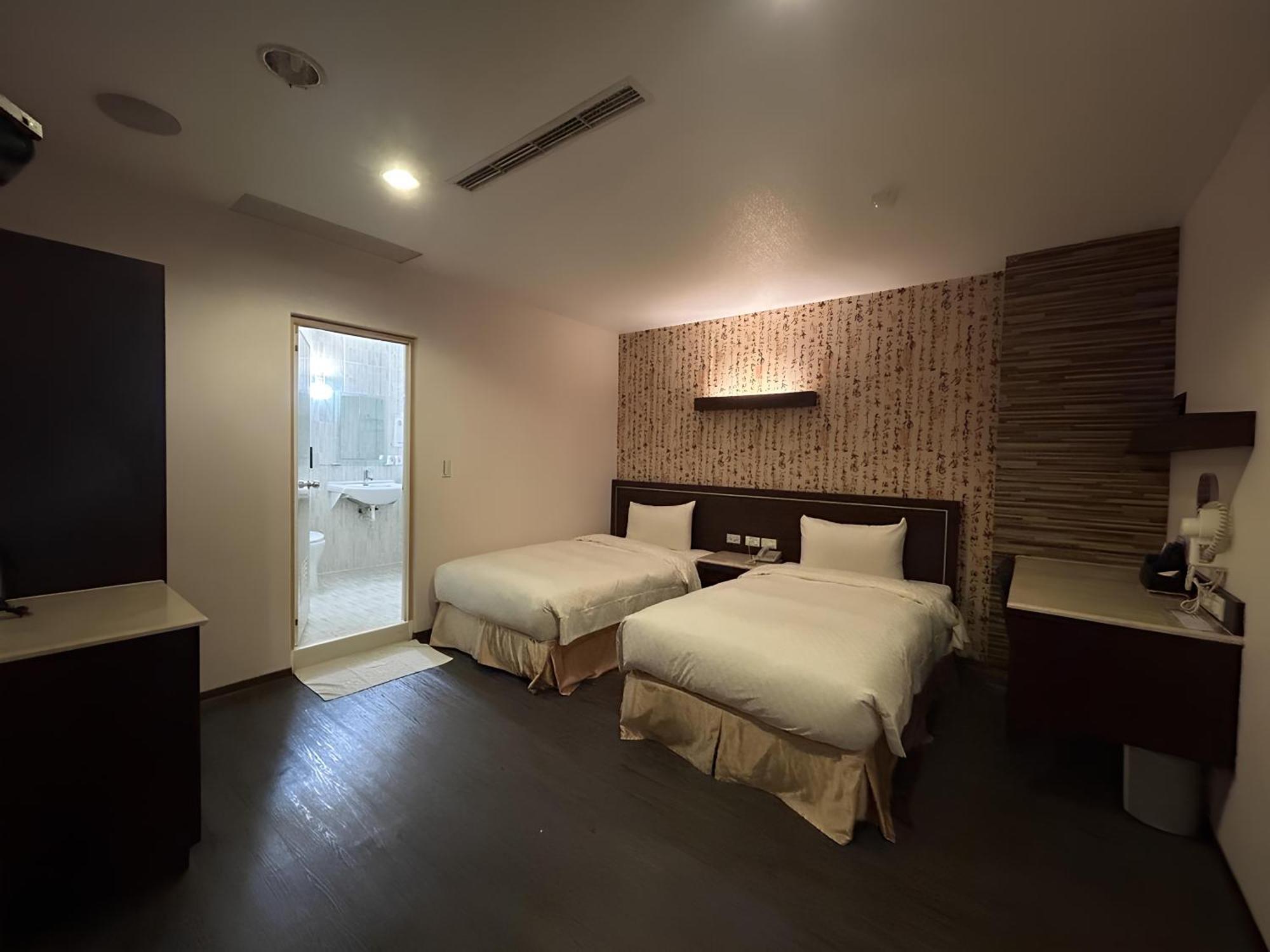 Hua Xiang Hotel -Zouying Kaohsiung Dış mekan fotoğraf