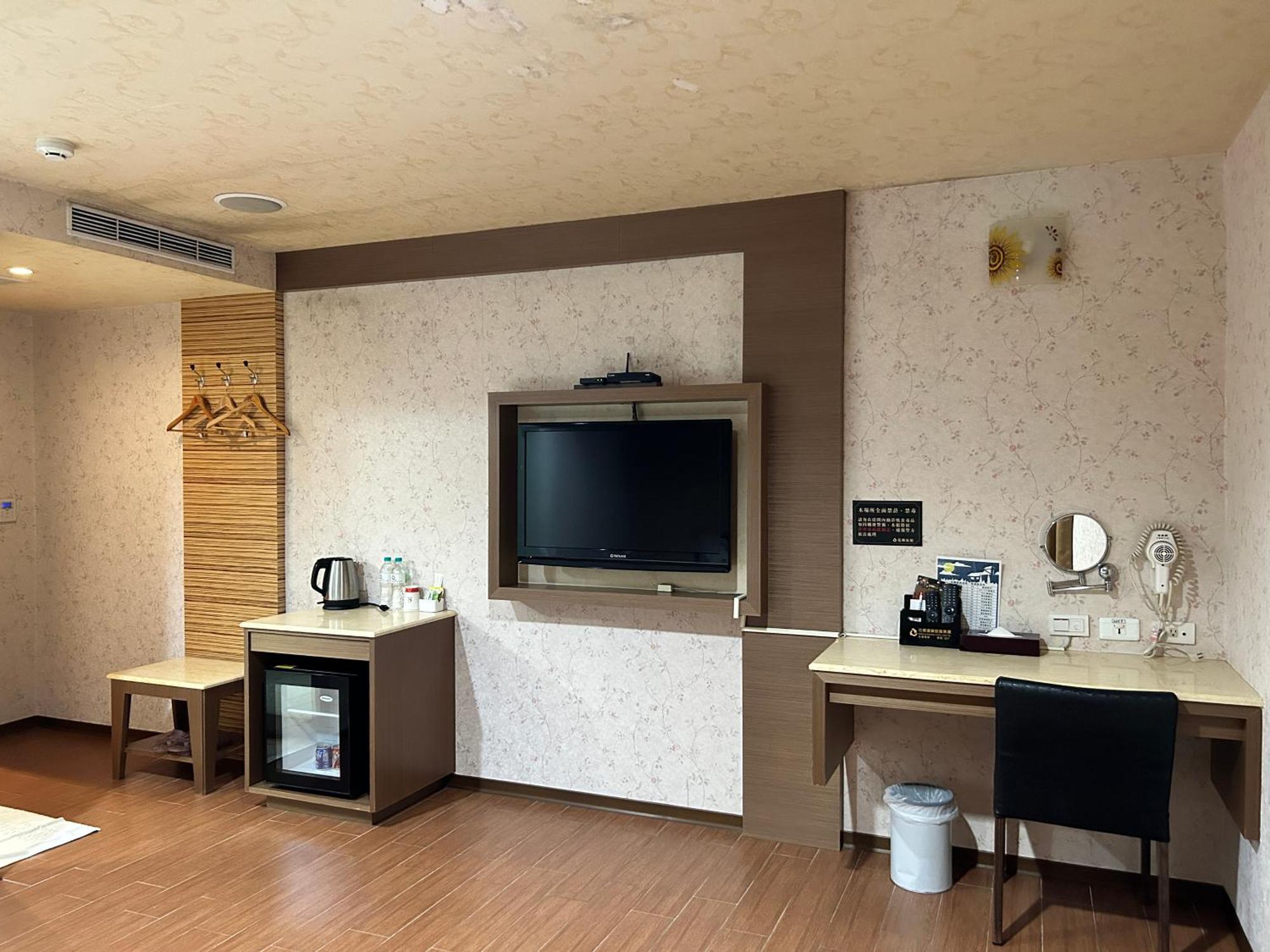 Hua Xiang Hotel -Zouying Kaohsiung Dış mekan fotoğraf