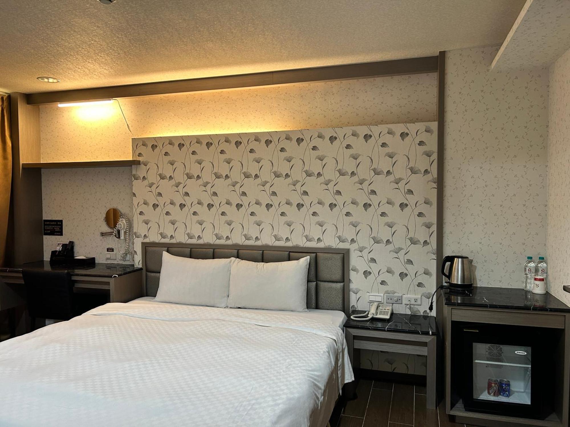 Hua Xiang Hotel -Zouying Kaohsiung Dış mekan fotoğraf