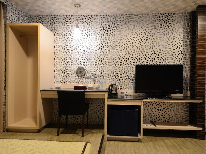 Hua Xiang Hotel -Zouying Kaohsiung Dış mekan fotoğraf